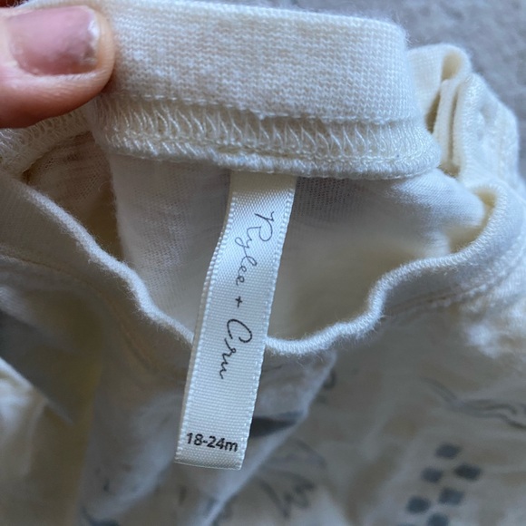 RYLEE AND CRU Kids Cream Graphic T-Shirt - Picture 5 of 5